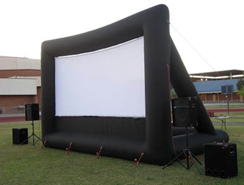 Inflatable movie screen for outdoor use