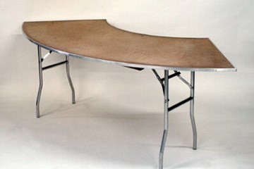 Serpentine Table